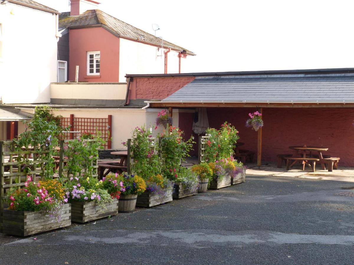 Galmpton The Railway Inn מראה חיצוני תמונה