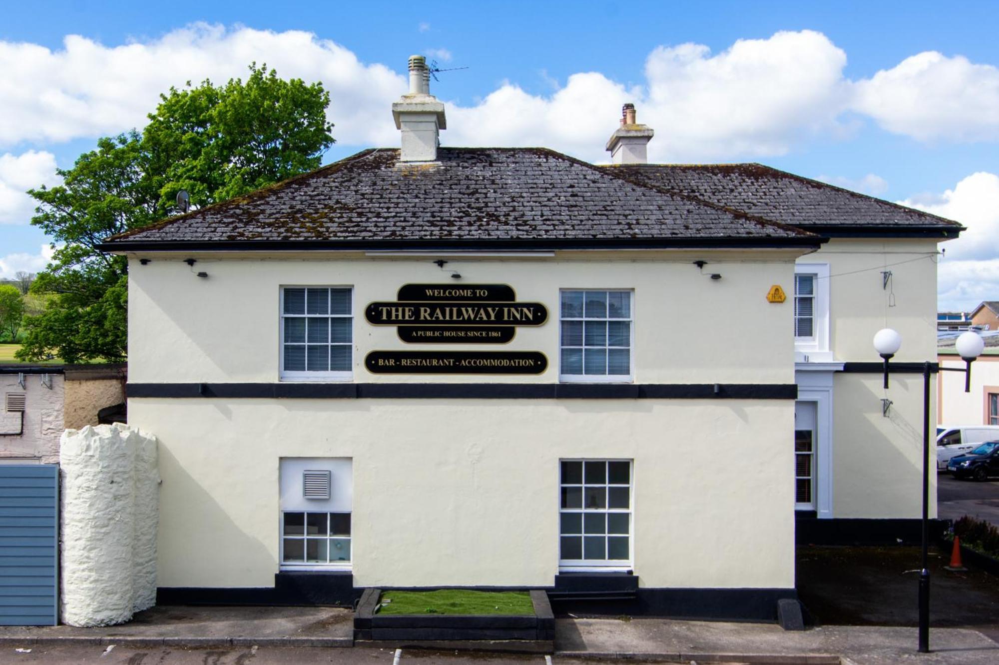 Galmpton The Railway Inn מראה חיצוני תמונה